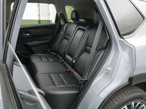 Used 2025 Nissan Rogue SL w/ Tech Package AWD/4WD image 19