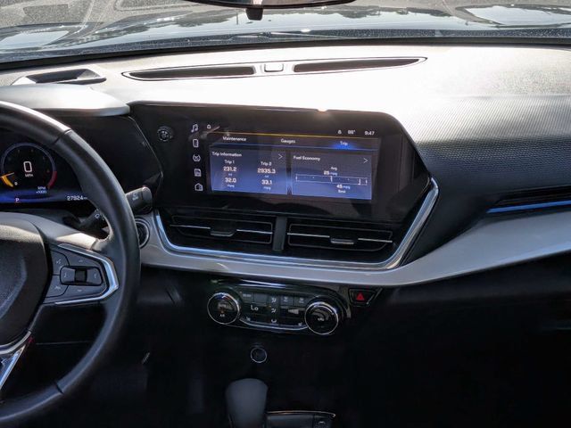 Used 2025 Chevrolet Trax LT w/ Driver Confidence Package FWD image 16