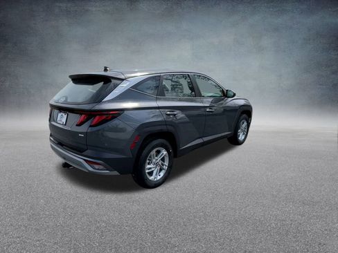 Used 2025 Hyundai Tucson SE image 23