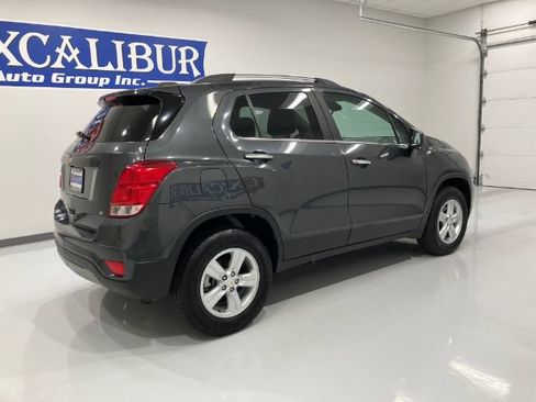 Used 2018 Chevrolet Trax LT w/ LT Convenience Package AWD/4WD image 14