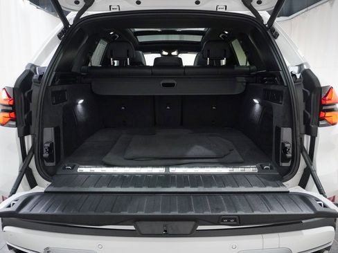 Used 2024 BMW X5 xDrive50e image 5