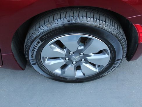 Used 2017 Chrysler Pacifica Platinum image 15