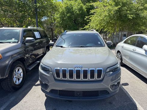 Used 2021 Jeep Cherokee Latitude Lux w/ Comfort/Convenience Group image 2