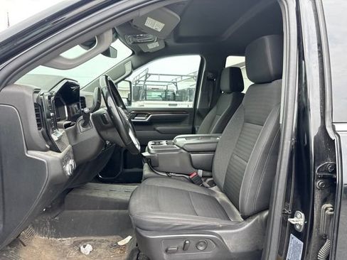 Used 2024 GMC Sierra 2500 SLE w/ SLE Value Package; AWD/4WD image 4