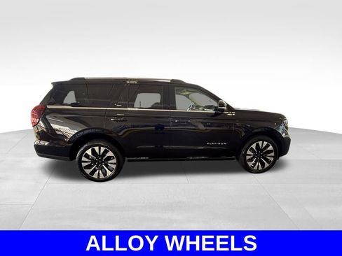 Used 2025 Ford Expedition Platinum w/ Driver's Package AWD/4WD image 3