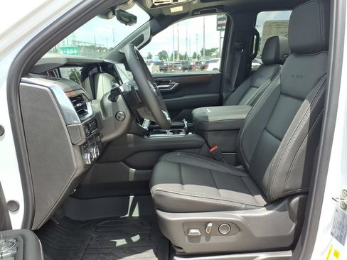 New 2026 GMC Yukon Denali w/ Denali Reserve Package AWD/4WD image 11