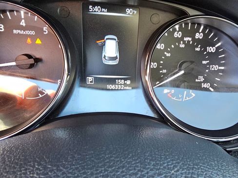 Used 2017 Nissan Rogue SV w/ SV Premium Package FWD image 27