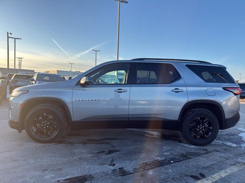 Used 2023 Chevrolet Traverse LT w/ Midnight/Sport Edition image 6