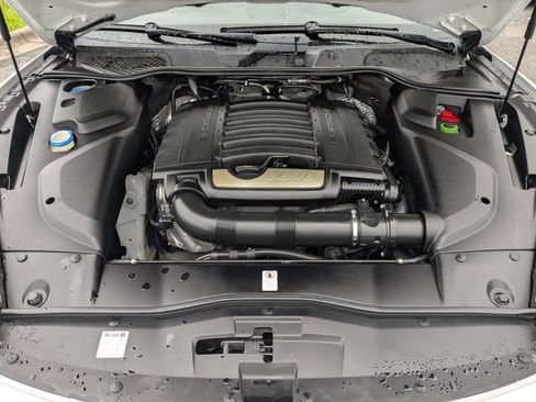 Used 2017 Porsche Cayenne Platinum Edition AWD/4WD image 22