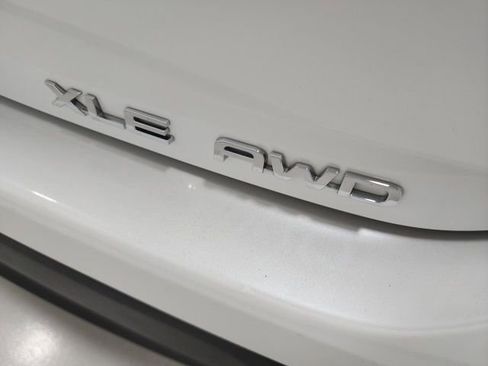 Used 2022 Toyota Highlander XLE image 13