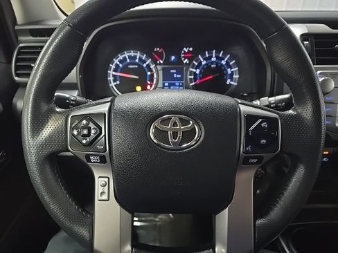 Used 2019 Toyota 4Runner SR5 AWD/4WD image 21