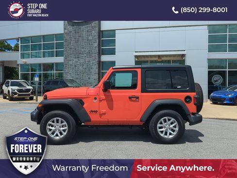 Used 2023 Jeep Wrangler Sport AWD/4WD image 4
