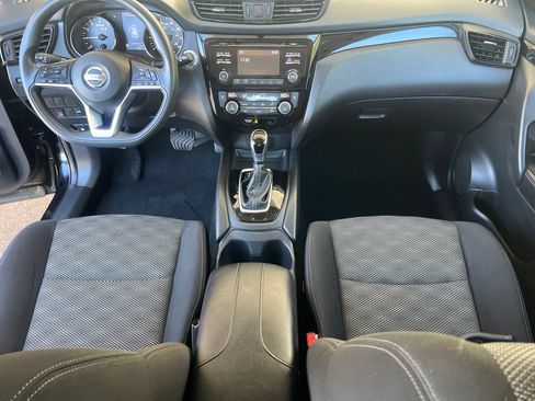 Used 2017 Nissan Rogue Sport SV AWD/4WD image 18