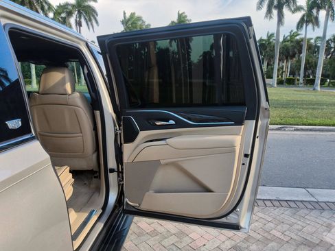 Used 2021 Cadillac Escalade ESV Premium Luxury w/ Performance Package RWD image 34