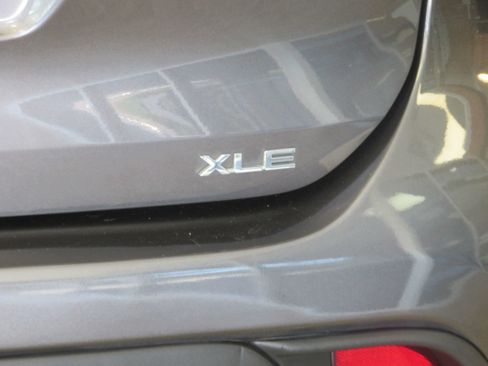 Used 2020 Toyota Highlander XLE FWD image 77