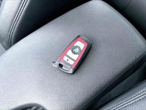 Used 2017 BMW 330i xDrive 330i xDrive Sedan 4D image 10