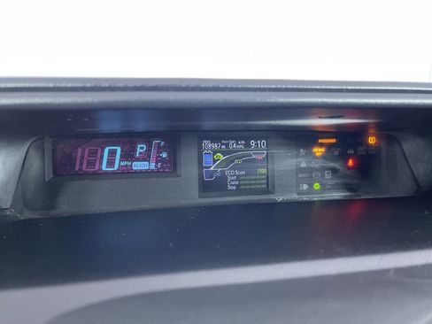 Used 2014 Toyota Prius C One image 16