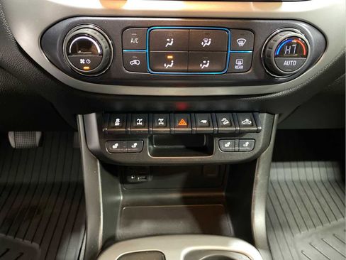 Used 2021 Chevrolet Colorado ZR2 image 18