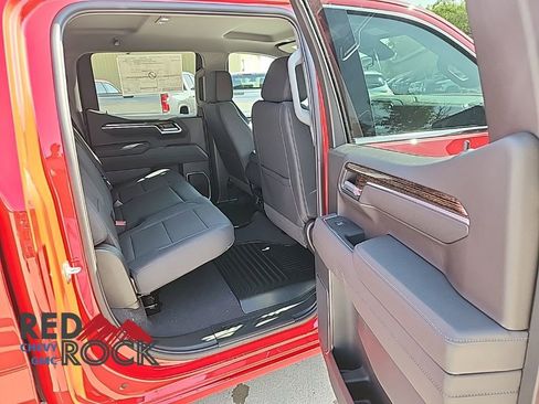 New 2026 GMC Sierra 1500 SLE w/ Preferred Package image 18