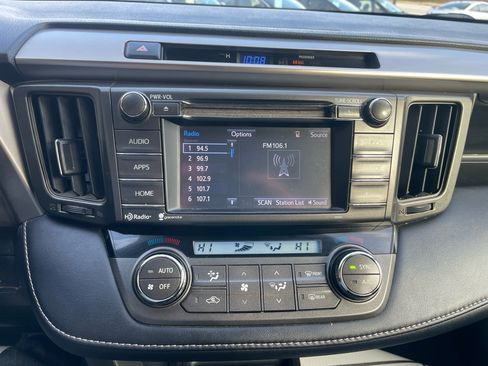 Used 2014 Toyota RAV4 XLE image 18