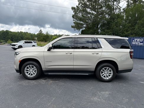 Used 2022 Chevrolet Tahoe LT w/ Luxury Package RWD image 8
