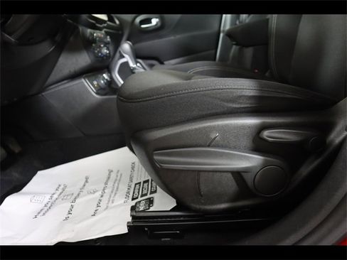 Used 2020 Jeep Renegade Sport image 16