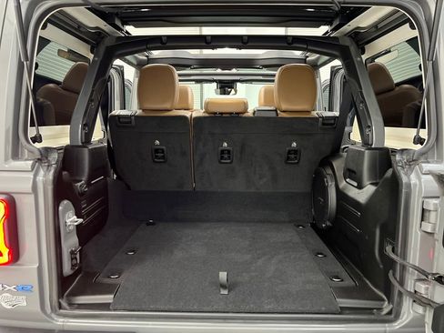 Used 2022 Jeep Wrangler Unlimited Sahara w/ Cold Weather Group image 28