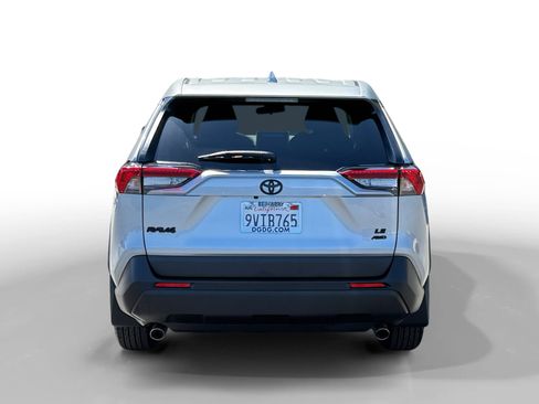 Used 2025 Toyota RAV4 LE AWD/4WD image 4