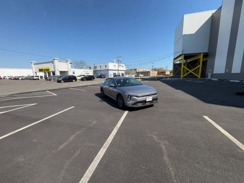 Used 2025 Kia K4 FWD image 15