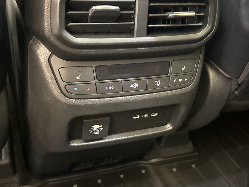Used 2025 Honda Pilot Elite image 20