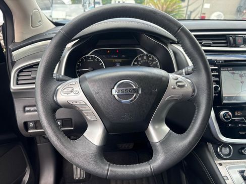 Used 2015 Nissan Murano Platinum w/ Platinum Technology Package FWD image 11