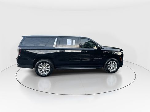 Used 2025 Chevrolet Suburban Premier RWD image 9