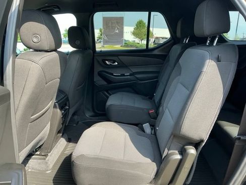 Used 2023 Chevrolet Traverse LT FWD image 33