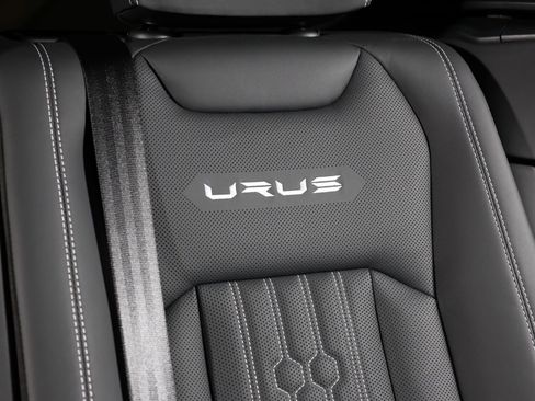 Used 2023 Lamborghini Urus Performante image 28