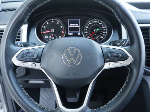 Used 2021 Volkswagen Atlas SE w/ Panoramic Sunroof Package FWD image 11
