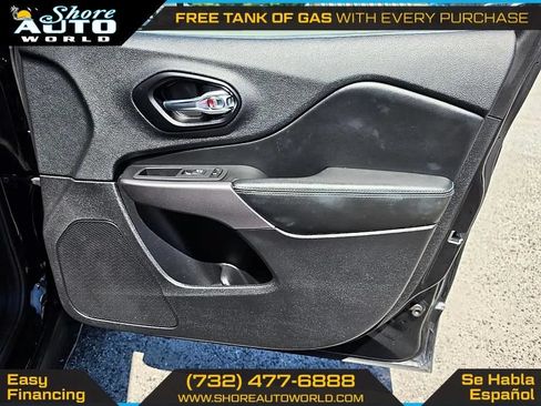 Used 2021 Jeep Cherokee Limited AWD/4WD image 29