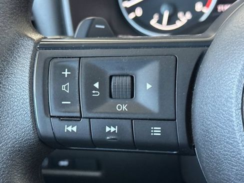 Used 2024 Nissan Rogue SV AWD/4WD image 37