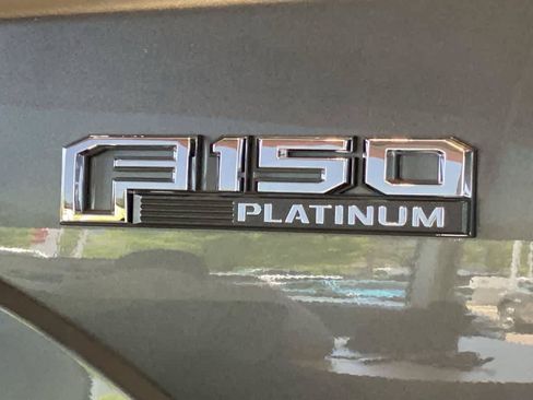 Used 2017 Ford F150 Platinum w/ Equipment Group 701A Luxury AWD/4WD image 11