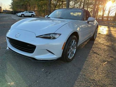 Used 2017 MAZDA MX-5 Miata Grand Touring w/ Appearance Package image 1
