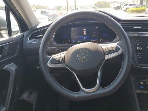 Used 2022 Volkswagen Tiguan SE AWD/4WD image 20