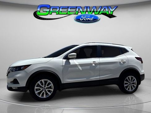 Used 2021 Nissan Rogue Sport SV FWD image 1