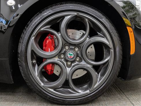 Used 2018 Alfa Romeo 4C Spider w/ Convenience Group - Spider image 22