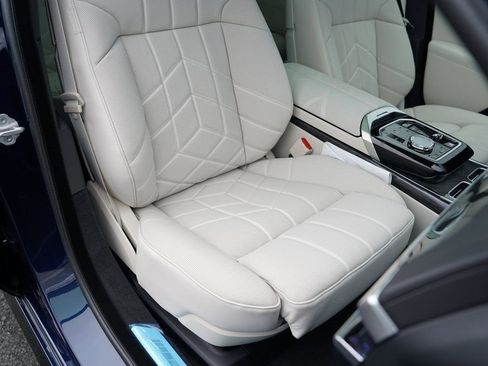 New 2026 BMW 750e xDrive 750e xDrive image 9