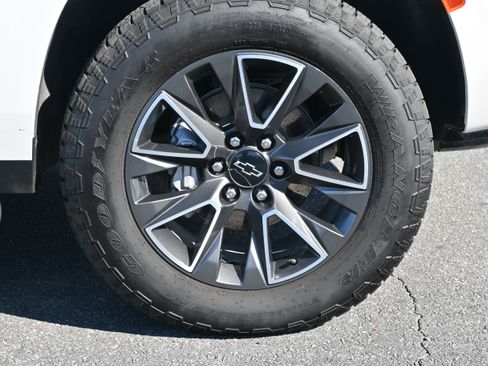 Used 2023 Chevrolet Tahoe Z71 image 14