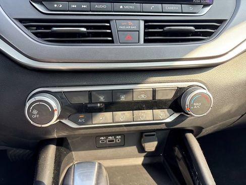 Used 2025 Nissan Altima 2.5 SR FWD image 18