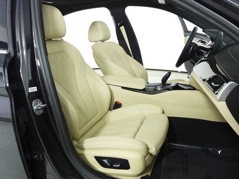 Certified 2023 BMW 530i w/ Premium Package RWD image 19