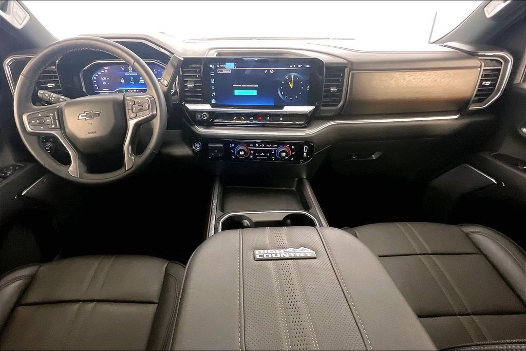 Used 2024 Chevrolet Silverado 2500 High Country w/ High Country Premium Package AWD/4WD image 17
