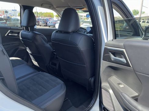Used 2024 Mitsubishi Outlander SE FWD image 5
