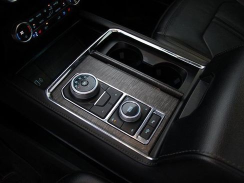 Used 2021 Ford Expedition Limited image 26