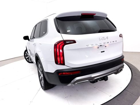 Used 2022 Kia Telluride S FWD image 8